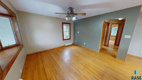 1313 2nd St, Brookings, SD 57006 photo 2