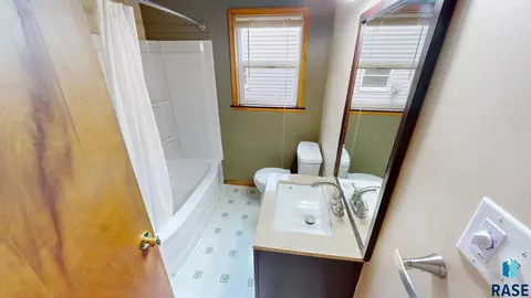 1313 2nd St, Brookings, SD 57006 photo 9