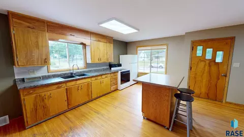 1313 2nd St, Brookings, SD 57006 photo 6
