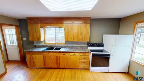 1313 2nd St, Brookings, SD 57006 photo 8