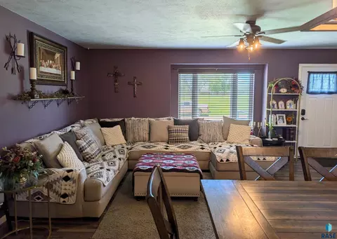 Living - 421 6th St SE, Highmore, SD 57345 photo 3 of 4