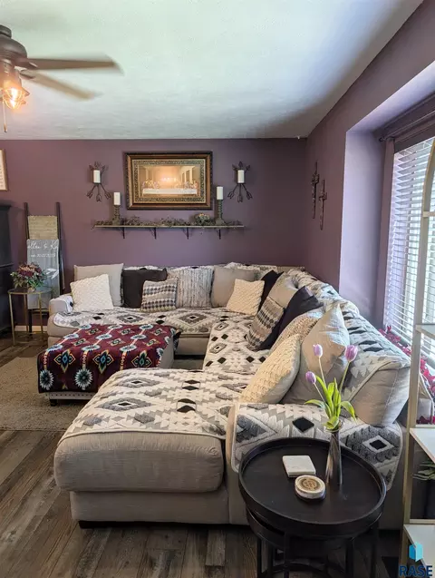 Living - 421 6th St SE, Highmore, SD 57345 photo 2 of 4
