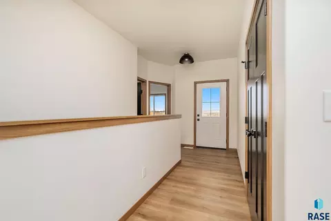 Entry Way - 1501 E Carol St, Sioux Falls, SD 57104 photo 1 of 2