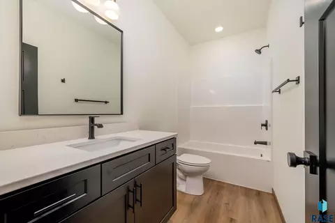 Bath - 1501 E Carol St, Sioux Falls, SD 57104 photo 3 of 3