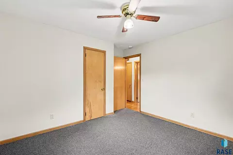 Bedroom - 712 N Summit Ave, Madison, SD 57042 photo 7 of 11