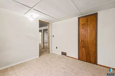 Bedroom - 712 N Summit Ave, Madison, SD 57042 photo 8 of 11