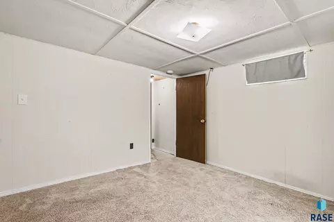 Bedroom - 712 N Summit Ave, Madison, SD 57042 photo 9 of 11