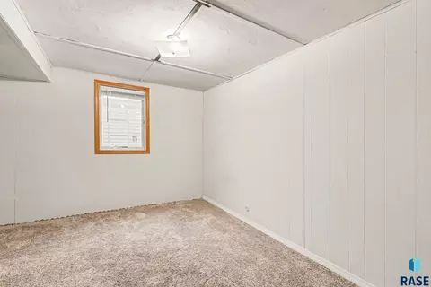 Bedroom - 712 N Summit Ave, Madison, SD 57042 photo 11 of 11