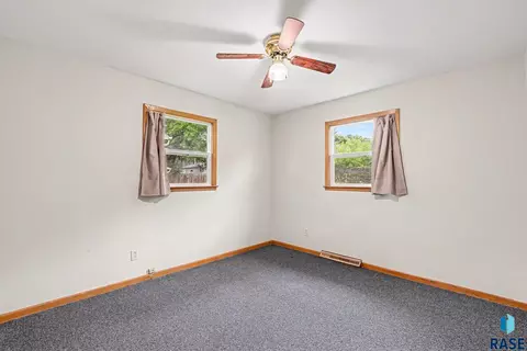 Bedroom - 712 N Summit Ave, Madison, SD 57042 photo 6 of 11