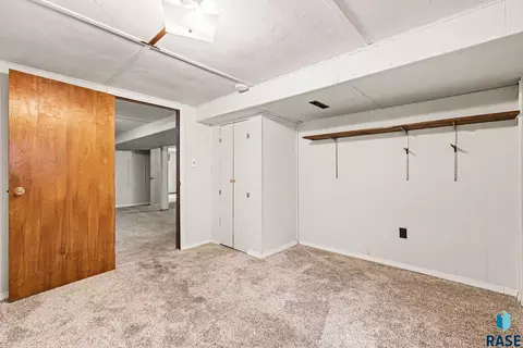 Bedroom - 712 N Summit Ave, Madison, SD 57042 photo 10 of 11