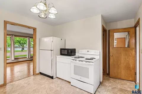 Kitchen - 712 N Summit Ave, Madison, SD 57042 photo 2 of 2