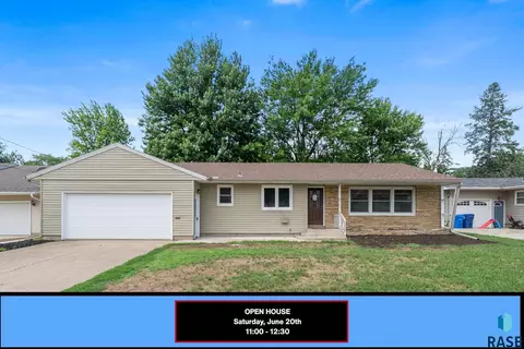 805 N Dakota St, Canton, SD 57013