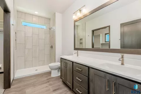 Bath - 908 S Tinley Ave, Brandon, SD 57005 photo 1 of 4