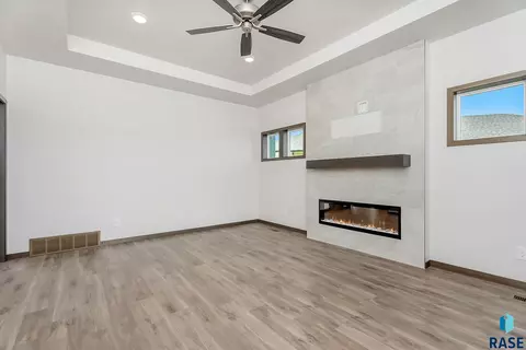Living - 908 S Tinley Ave, Brandon, SD 57005 photo 4 of 5