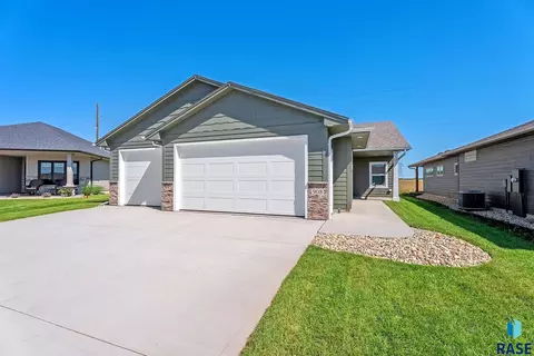 Exterior - 908 S Tinley Ave, Brandon, SD 57005 photo 5 of 5