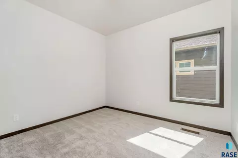 Bedroom - 908 S Tinley Ave, Brandon, SD 57005 photo 4 of 5