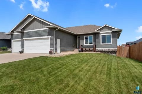 3924 S Faith Ave, Sioux Falls, SD 57110