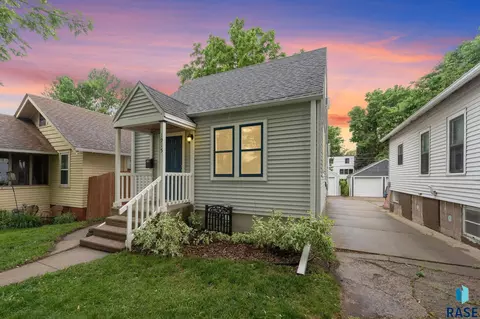 1915 S Spring Ave, Sioux Falls, SD 57105