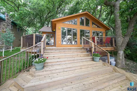 2820 Peabody Ave, Grenville, SD 57239
