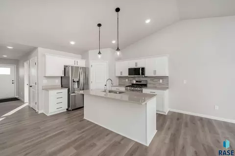 2201 E Alexa St, Brandon, SD 57005 photo 6