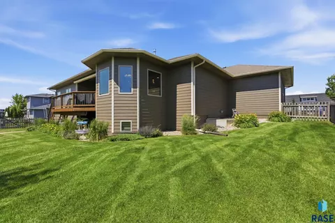 Exterior - S Durango Cir, Sioux Falls, SD 57110 photo 12 of 16