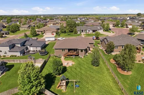 View/Area - S Durango Cir, Sioux Falls, SD 57110 photo 2 of 3
