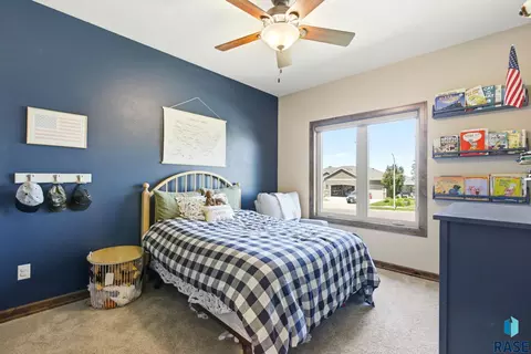 Bedroom - S Durango Cir, Sioux Falls, SD 57110 photo 3 of 5