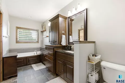 Bath - S Durango Cir, Sioux Falls, SD 57110 photo 1 of 3