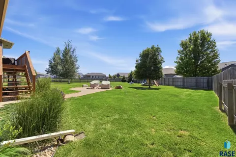 Exterior - S Durango Cir, Sioux Falls, SD 57110 photo 15 of 16