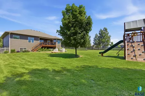 Exterior - S Durango Cir, Sioux Falls, SD 57110 photo 14 of 16