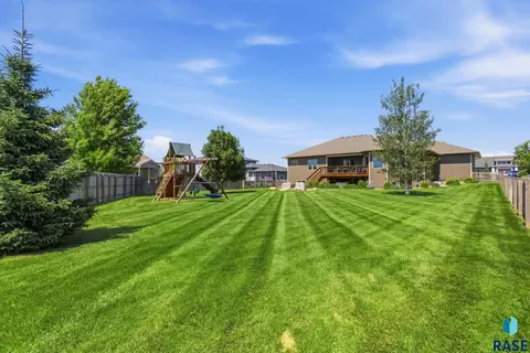 Exterior - S Durango Cir, Sioux Falls, SD 57110 photo 3 of 16