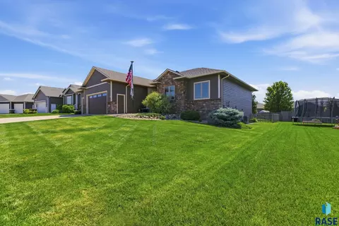 Exterior - S Durango Cir, Sioux Falls, SD 57110 photo 16 of 16