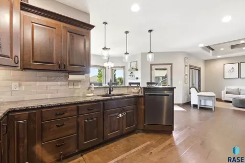 Kitchen - S Durango Cir, Sioux Falls, SD 57110 photo 6 of 11