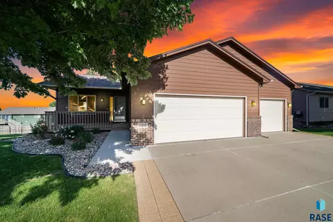 808 Whitewood Ave, Sioux Falls, SD 57106