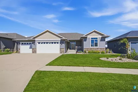 4300 S Safflower Ave, Sioux Falls, SD 57110
