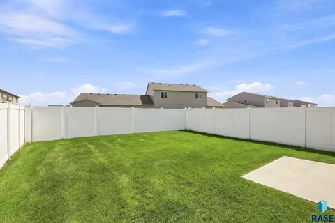 Exterior - 3500 S Chalice Pl, Sioux Falls, SD 57106 photo 4 of 4