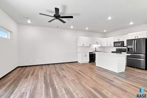 Living - 3500 S Chalice Pl, Sioux Falls, SD 57106 photo 2 of 5