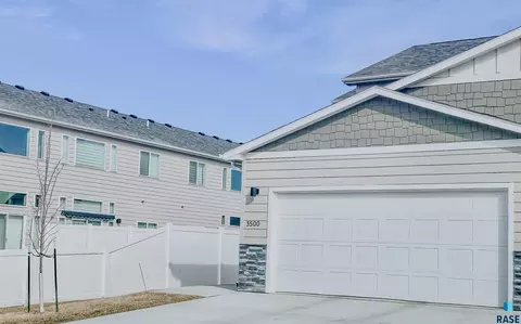3500 S Chalice Pl, Sioux Falls, SD 57106