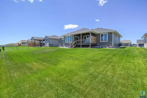 Exterior - 520 Quartzite Ave, Tea, SD 57064 photo 8 of 9