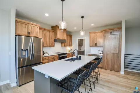 Kitchen - 520 Quartzite Ave, Tea, SD 57064 photo 2 of 6