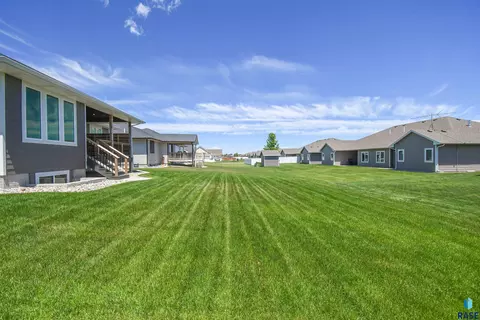 Exterior - 520 Quartzite Ave, Tea, SD 57064 photo 6 of 9