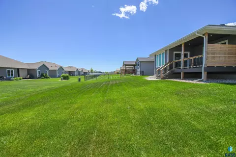 Exterior - 520 Quartzite Ave, Tea, SD 57064 photo 5 of 9
