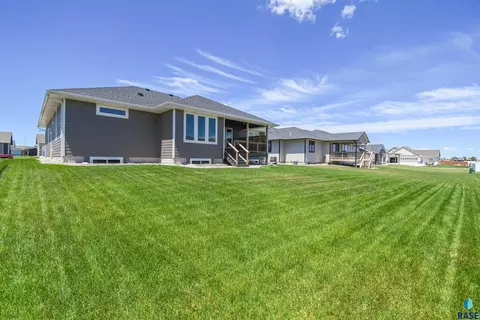 Exterior - 520 Quartzite Ave, Tea, SD 57064 photo 7 of 9