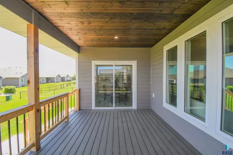 Exterior - 520 Quartzite Ave, Tea, SD 57064 photo 2 of 9
