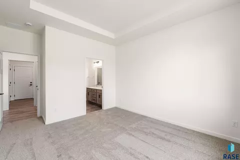 Bedroom - 6608 W Gresford Pl, Sioux Falls, SD 57106 photo 2 of 4