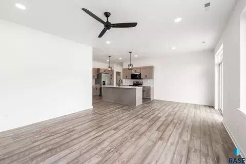 Living - 6608 W Gresford Pl, Sioux Falls, SD 57106 photo 1 of 3