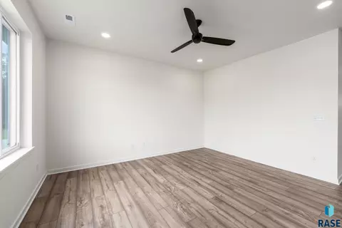 Living - 6608 W Gresford Pl, Sioux Falls, SD 57106 photo 3 of 3