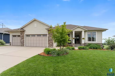 3904 S Harmony Dr, Sioux Falls, SD 57110