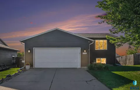 516 S Wheatland Ave, Sioux Falls, SD 57106