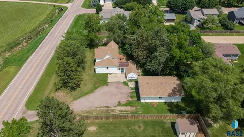 304 N Western Ave, Hartford, SD 57033